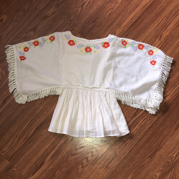 Cat & Jack Other - BRAND NEW GIRLS SHIRT SIZE 4-5. NEW WITHOUT TAGS ON IT. SMOKE FREE HOME.